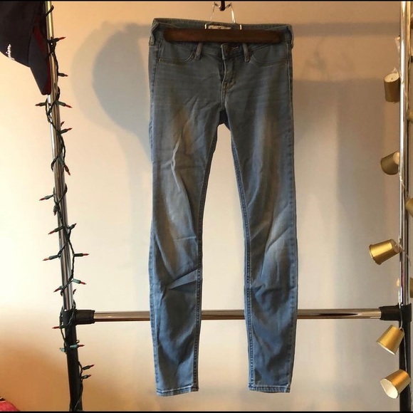 HOLLISTER BLUE JEANS - Picture 1 of 4